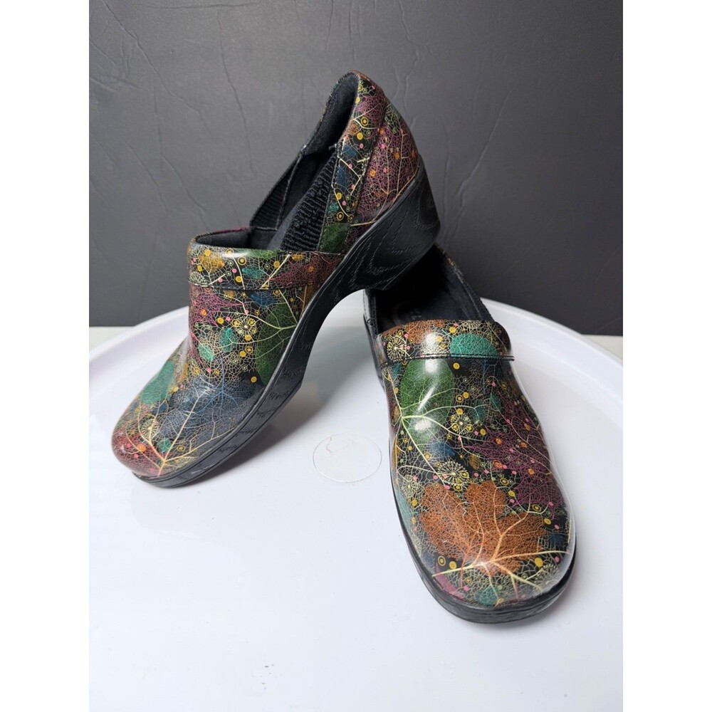 Klogs Mission Fossil Leaf Multi-Color Patent Clogs Nursing Work Shoes 9 M EUC